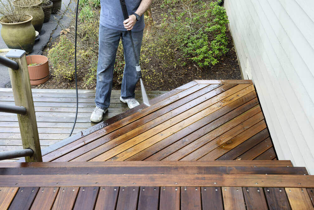 Deck Repairing & Replacement Contractor